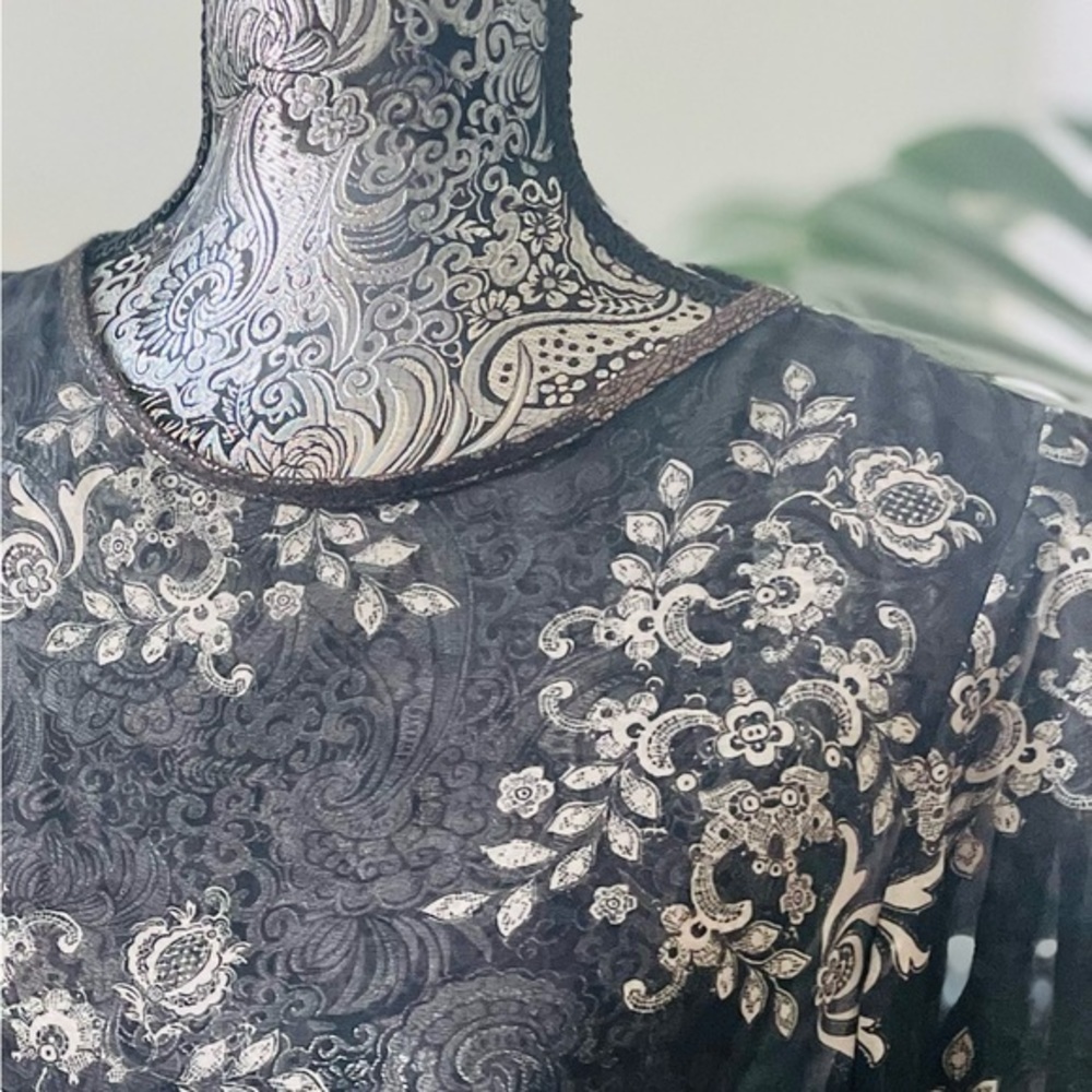Sheer Split Back Cinch Waist Long Sleeve Blouse - Picture 6 of 9
